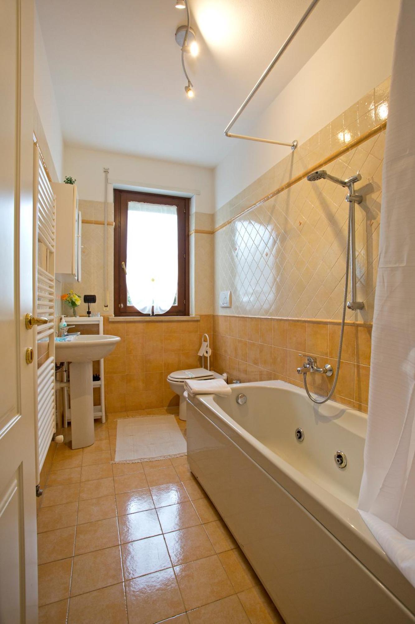 Casa Dei Filati, Cosy Flat With Garden And Parking Close To Lucca Exterior photo